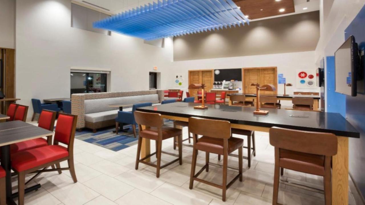 Holiday Inn Express & Suites Ripley By Ihg Exteriör bild