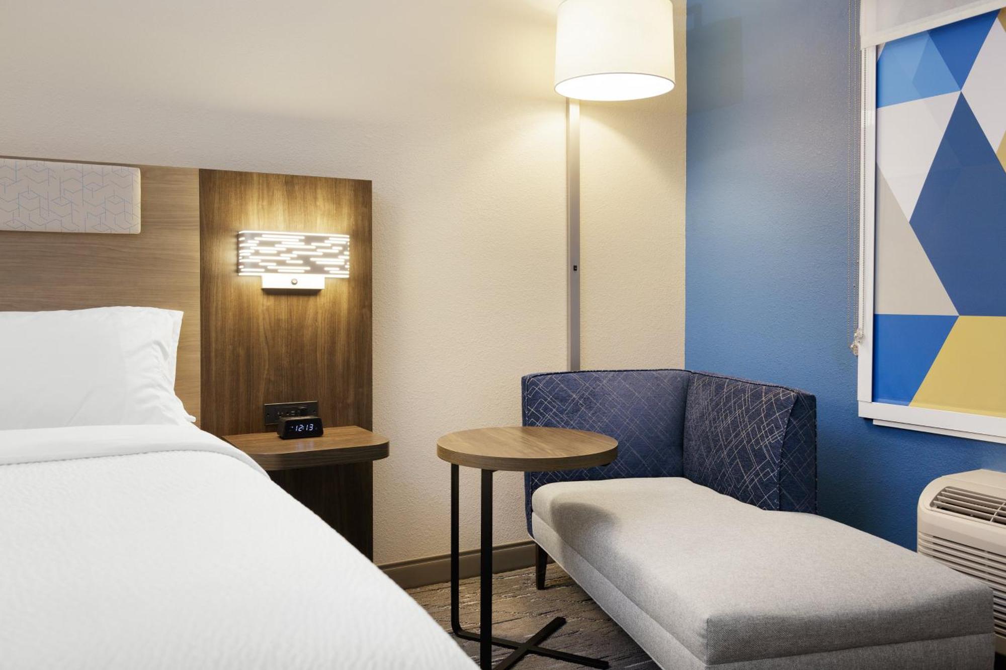 Holiday Inn Express & Suites Ripley By Ihg Exteriör bild