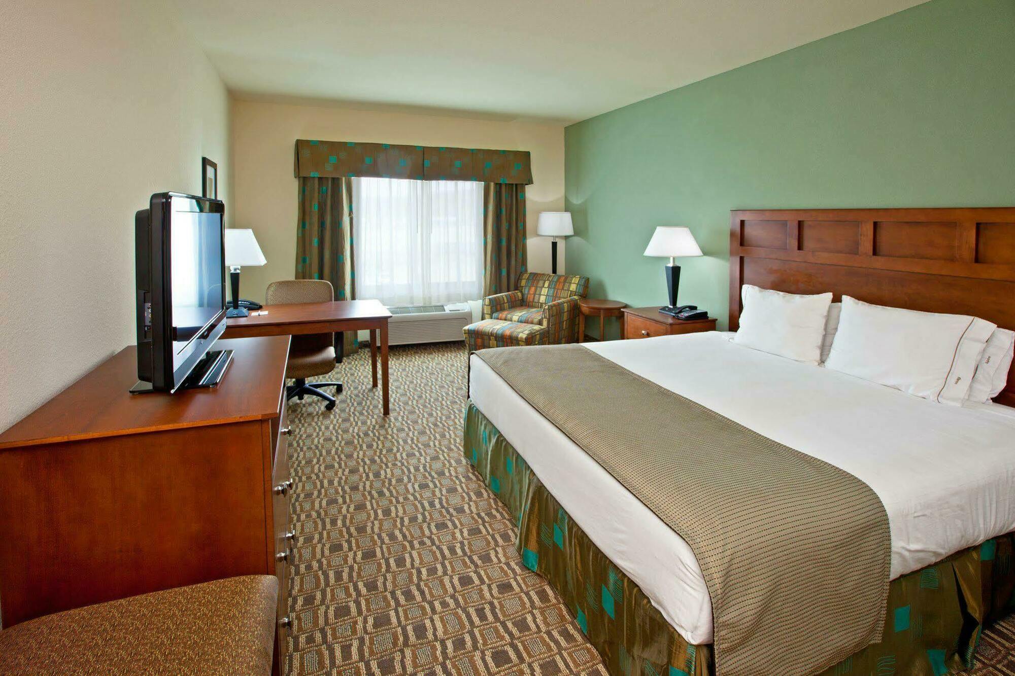 Holiday Inn Express & Suites Ripley By Ihg Rum bild